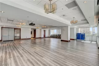 Photo #2: 2514389 Listing