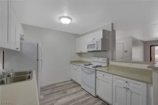 Photo #4: 2514412 Listing 