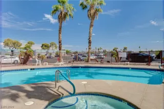 Photo #3: 2514673 Listing 