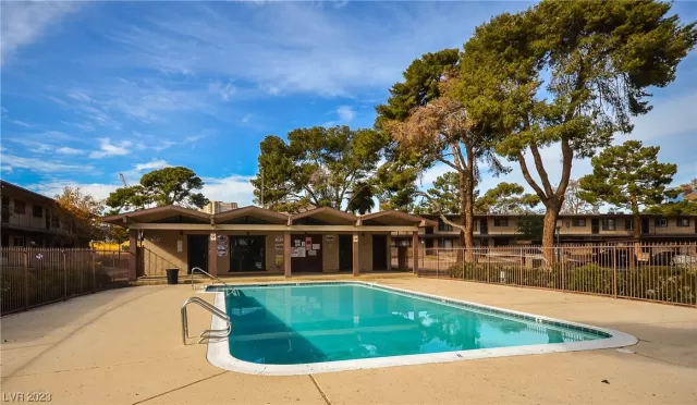 MLS: 2514679 Condo For Sale