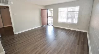 Photo #4: 2514679 Listing