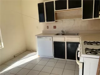 Photo #4: 2514706 Listing