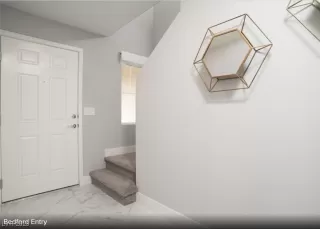 Photo #2: 2514709 Listing