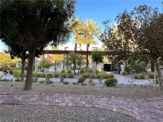 Photo #2: 2514747 Listing