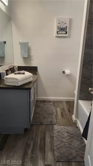 Photo #6: 2514748 Listing