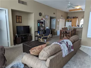 Photo #4: 2514808 Listing