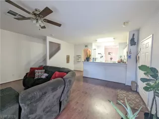 Photo #1: 2514829 Listing