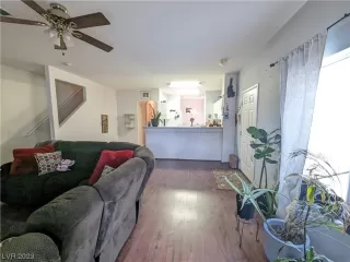 Photo #2: 2514829 Listing