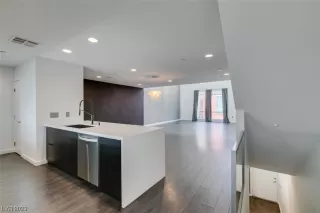 Photo #5: 2514833 Listing 