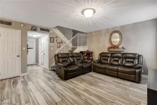 Photo #6: 2514837 Listing