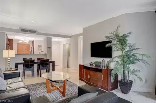 Photo #4: 2514847 Listing