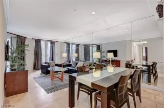 Photo #5: 2514847 Listing