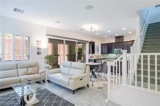 Photo #2: 2514863 Listing