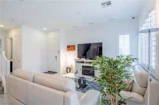 Photo #3: 2514863 Listing