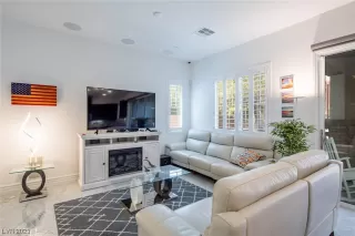 Photo #4: 2514863 Listing