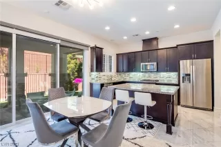 Photo #6: 2514863 Listing