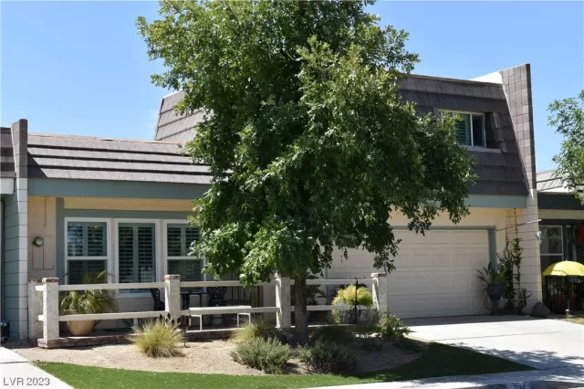 MLS: 2514871 Condo For Sale