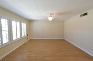 Photo #4: 2514871 Listing