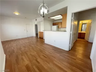 Photo #2: 2514912 Listing 
