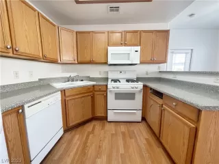 Photo #5: 2514912 Listing 