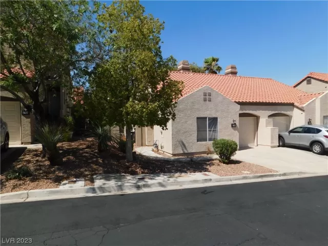 MLS: 2514944 Condo For Sale