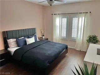 Photo #2: 2515000 Listing 