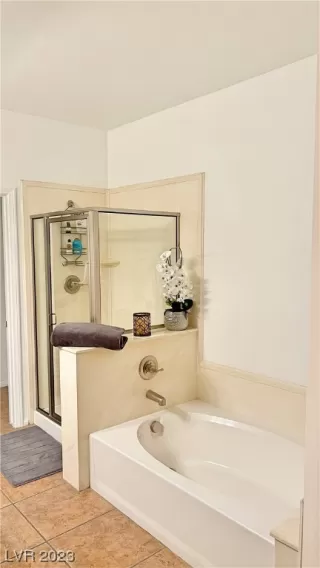 Photo #4: 2515000 Listing 