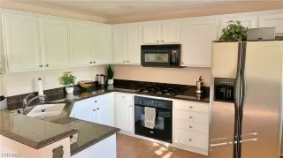 Photo #6: 2515000 Listing 