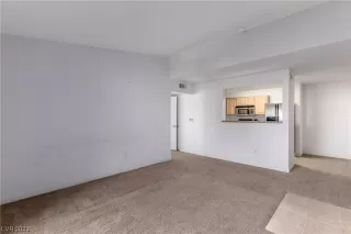 Photo #2: 2515002 Listing