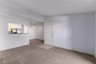 Photo #3: 2515002 Listing