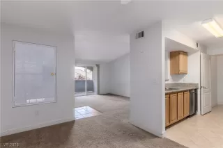 Photo #5: 2515002 Listing