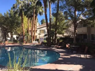 Photo #4: 2515004 Listing 