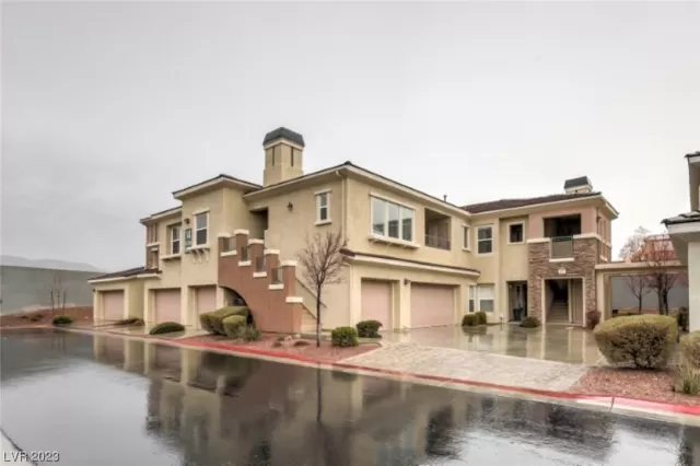 MLS: 2515030 Condo For Sale