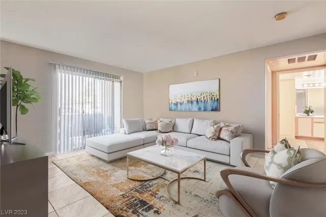 MLS: 2515035 Condo For Sale