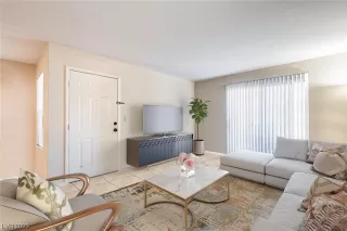 Photo #2: 2515035 Listing