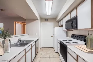 Photo #4: 2515035 Listing