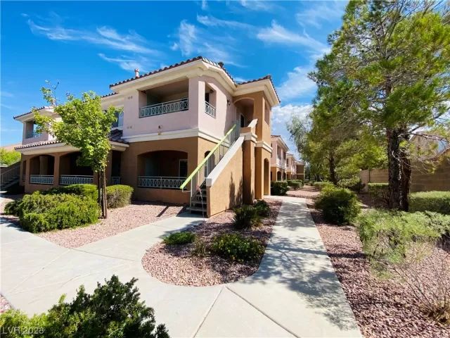 MLS: 2515039 Condo For Sale