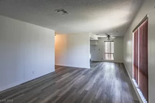 Photo #2: 2515056 Listing