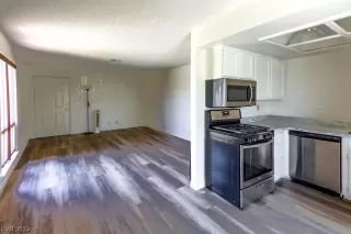 Photo #6: 2515056 Listing