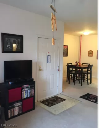 Photo #1: 2515063 Listing