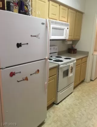 Photo #5: 2515063 Listing