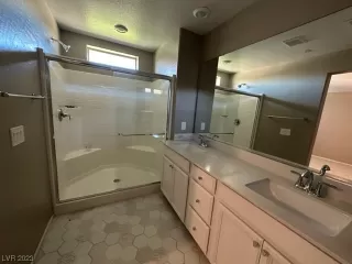 Photo #5: 2515071 Listing 