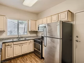 Photo #1: 2515089 Listing