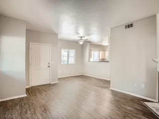 Photo #2: 2515089 Listing