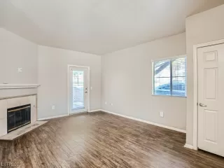 Photo #3: 2515089 Listing