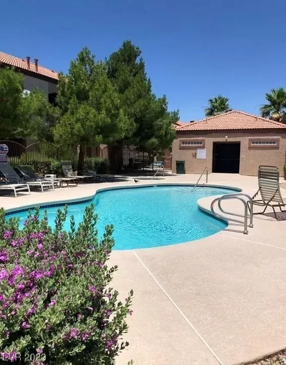 MLS: 2515090 Condo For Sale