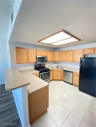 Photo #3: 2515090 Listing