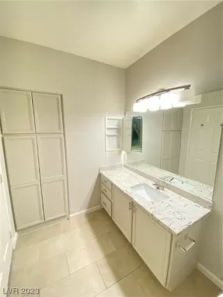 Photo #4: 2515090 Listing