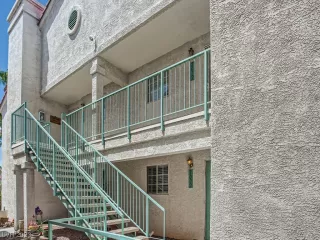 Photo #2: 2515100 Listing