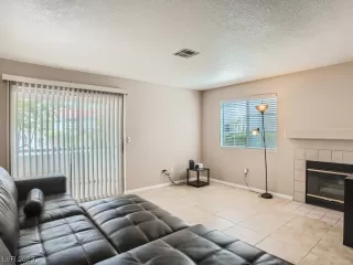 Photo #6: 2515100 Listing